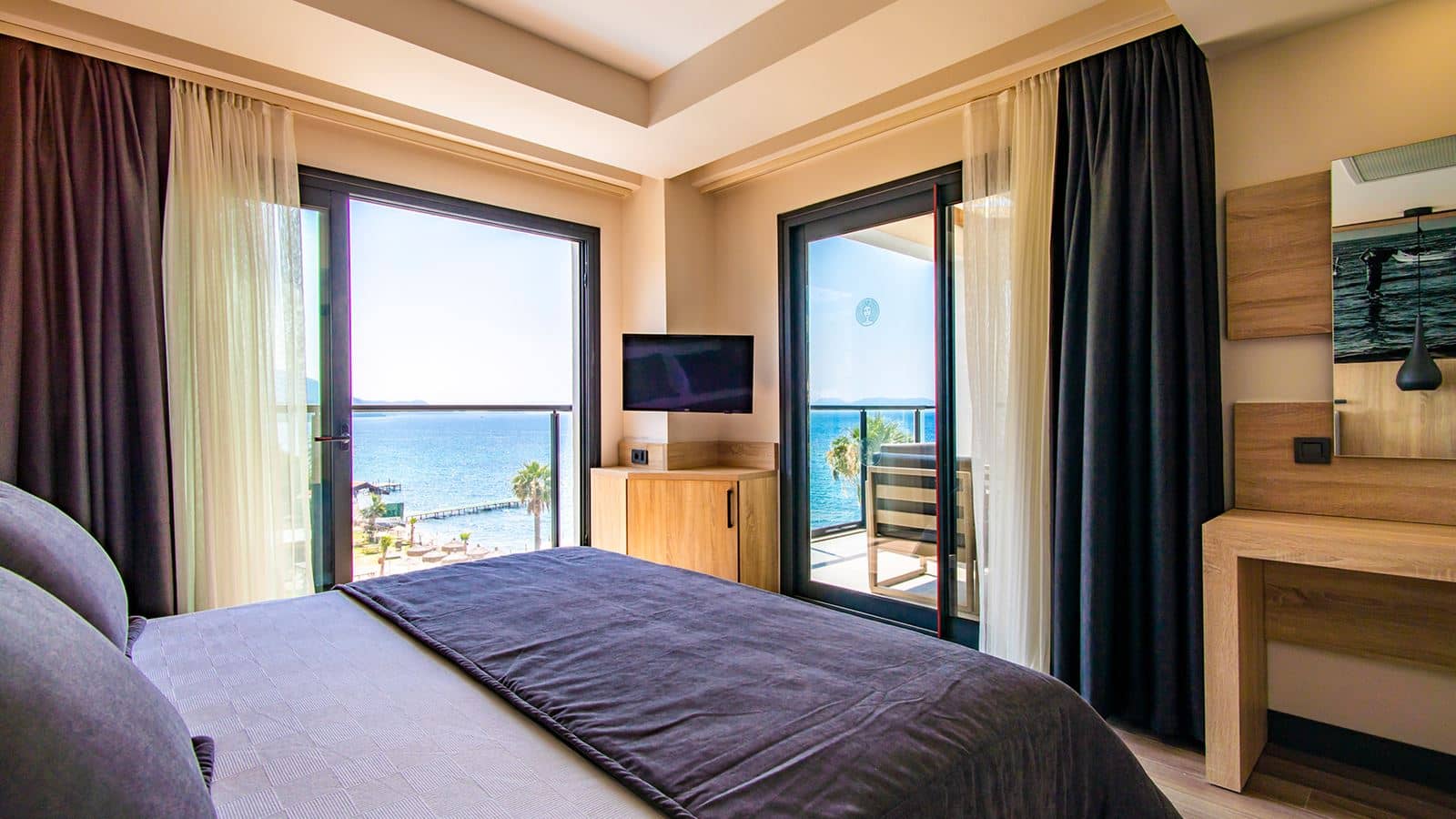 rooms-deluxe-room