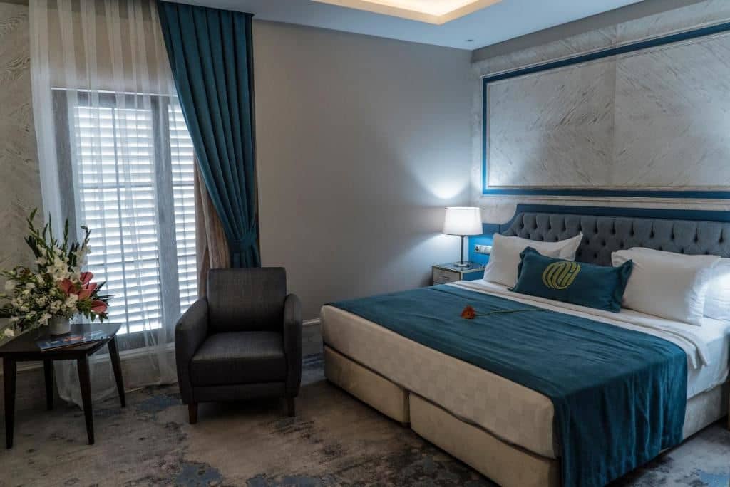 rooms-standard-king-room
