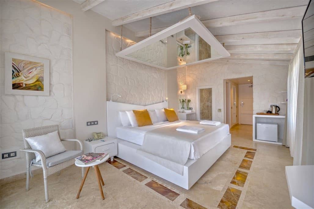 rooms-upper-roof-room