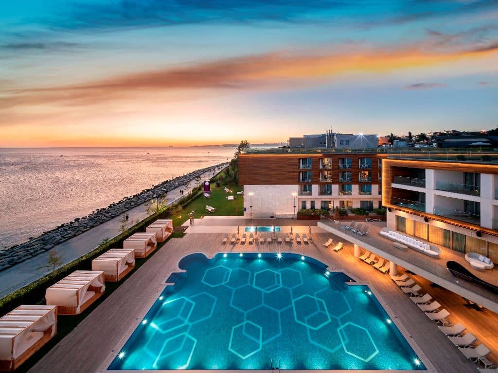 pools-outdoor-pool
