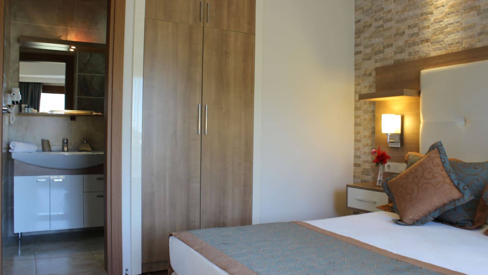 rooms-standard-room