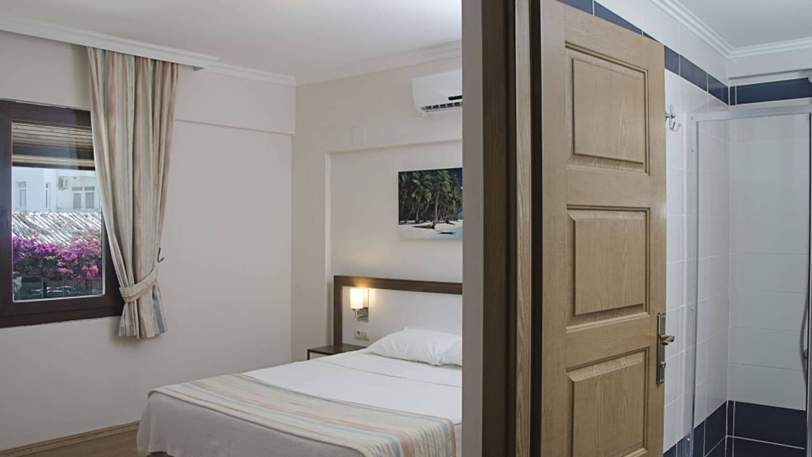 rooms-standard-room