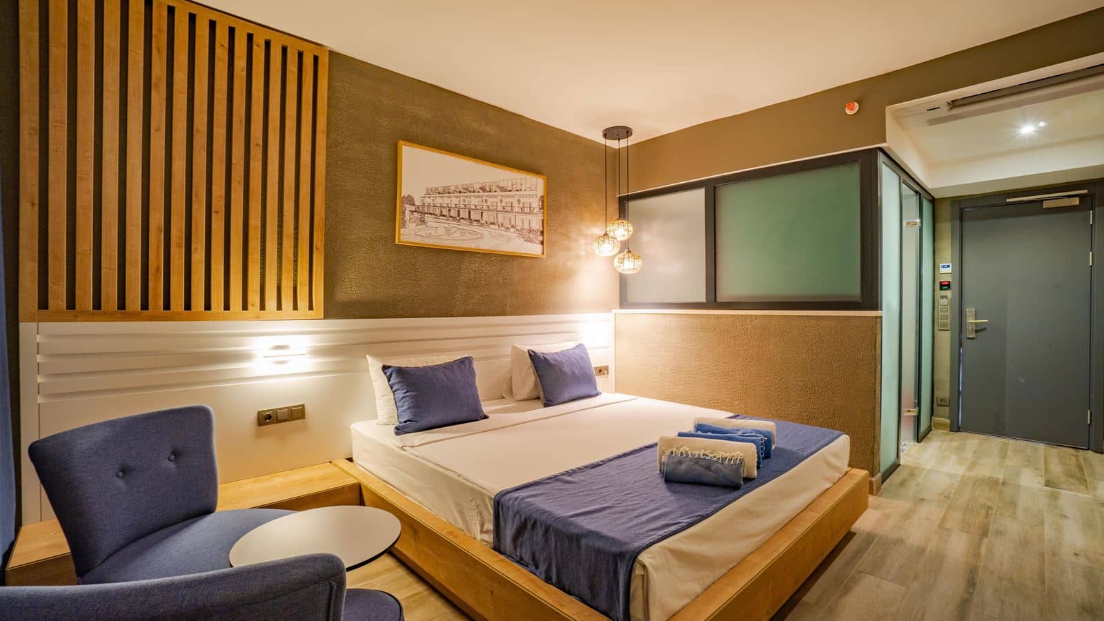 rooms-deluxe-room