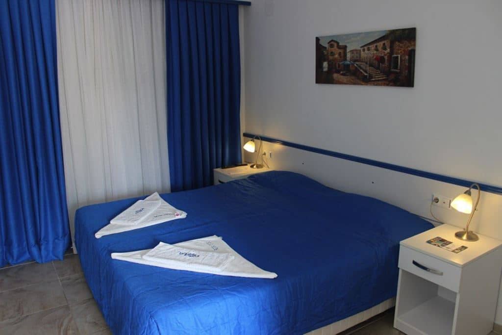 rooms-standard-room