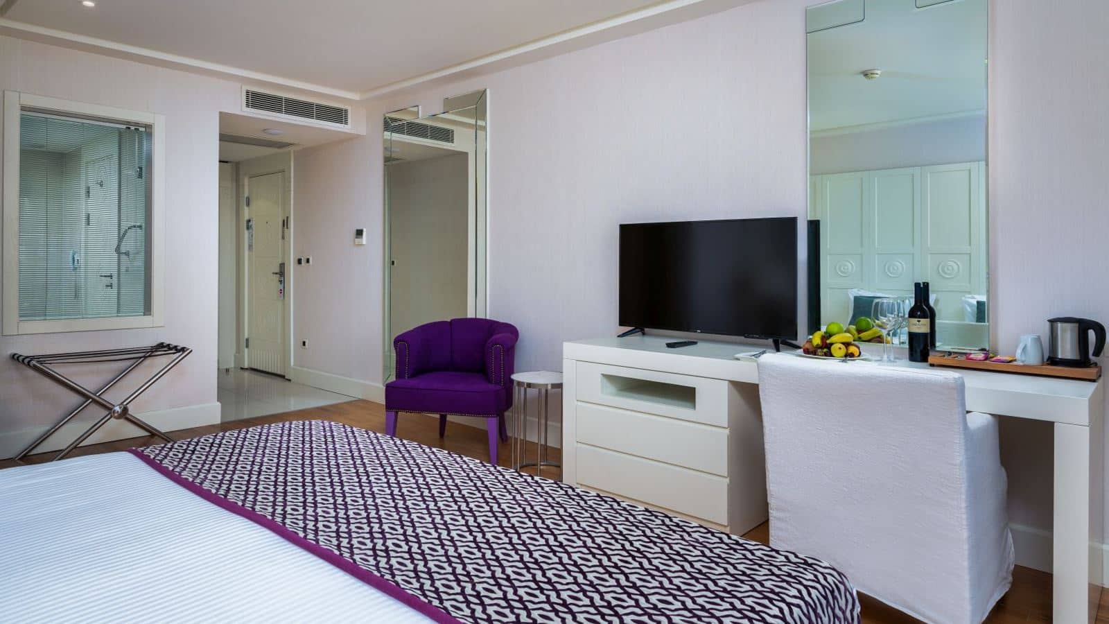 rooms-deluxe-room-garden-view