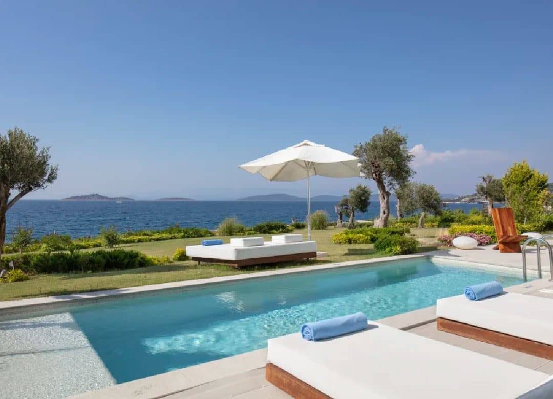 rooms-king-premium-one-bedroom-suite-with-pool