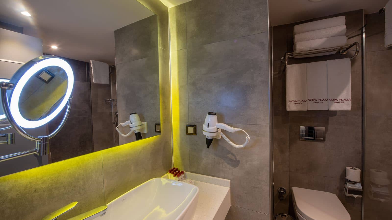 rooms-family-room-economy