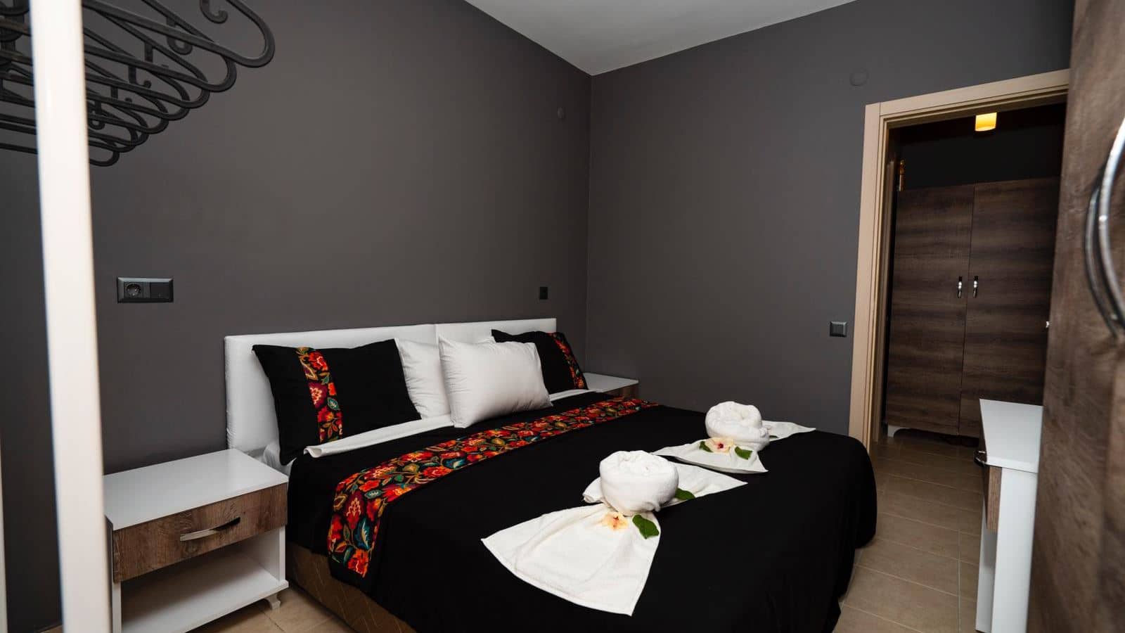 rooms-suite-room
