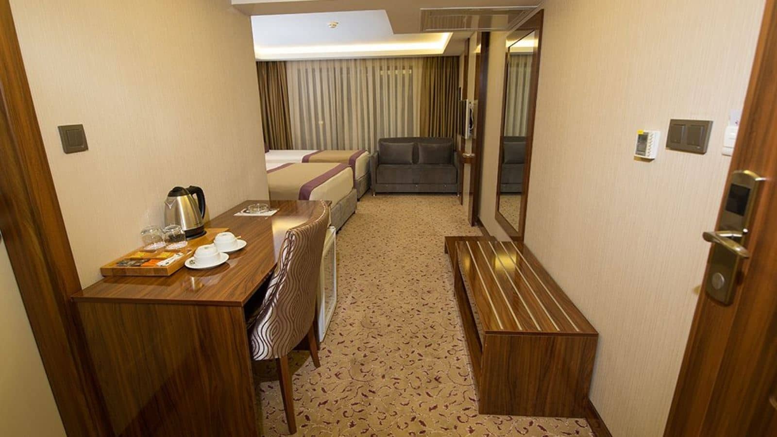 rooms-junior-suit