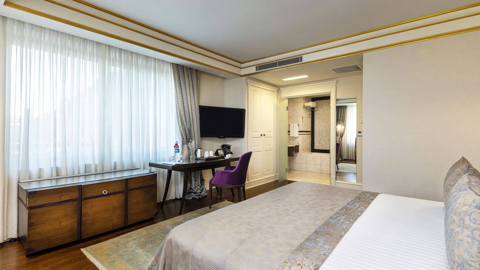 rooms-room-superior-city-view