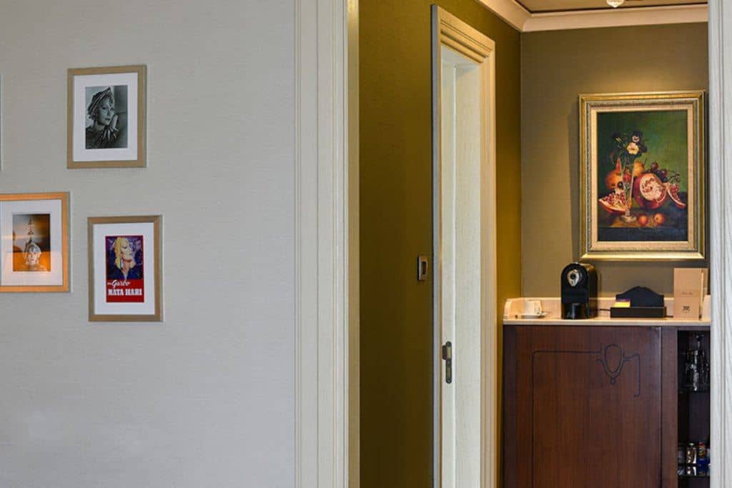 rooms-mata-hari-suite