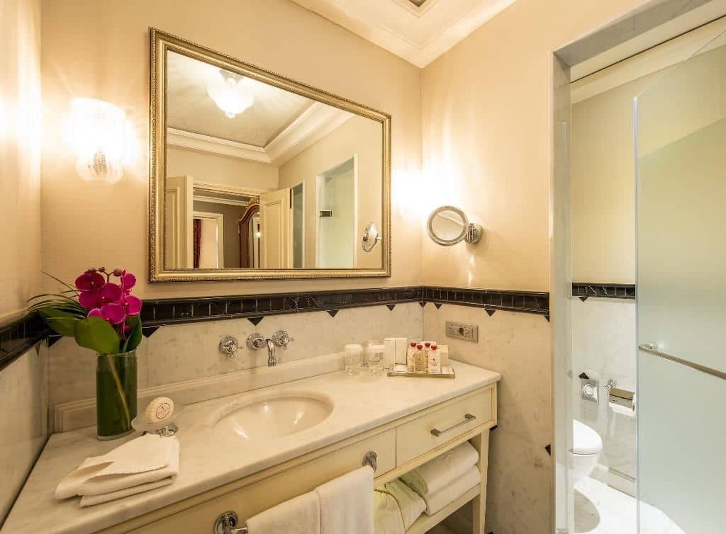 rooms-deluxe-golden-horn-room
