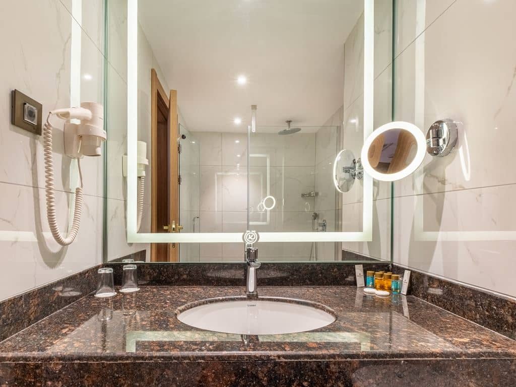 rooms-standard-room-land-view