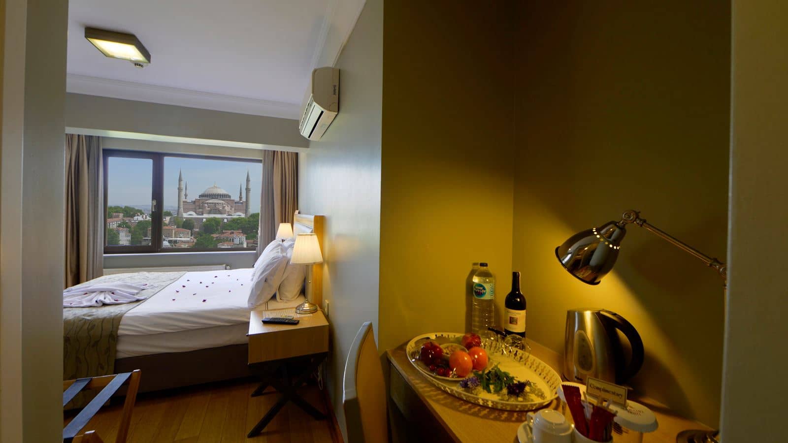 rooms-double-deluxe-with-views