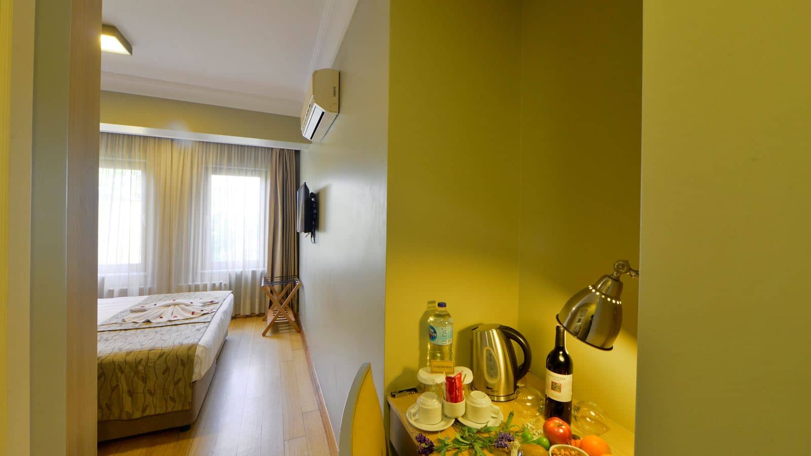 rooms-double-deluxe-with-views