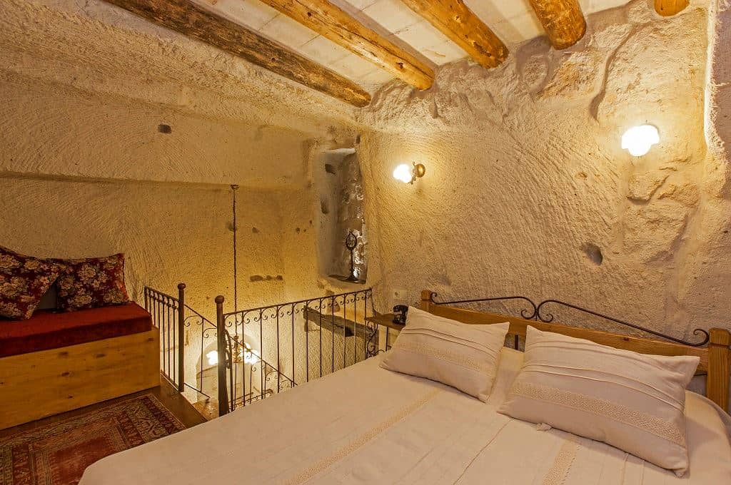 rooms-honeymoon-suite