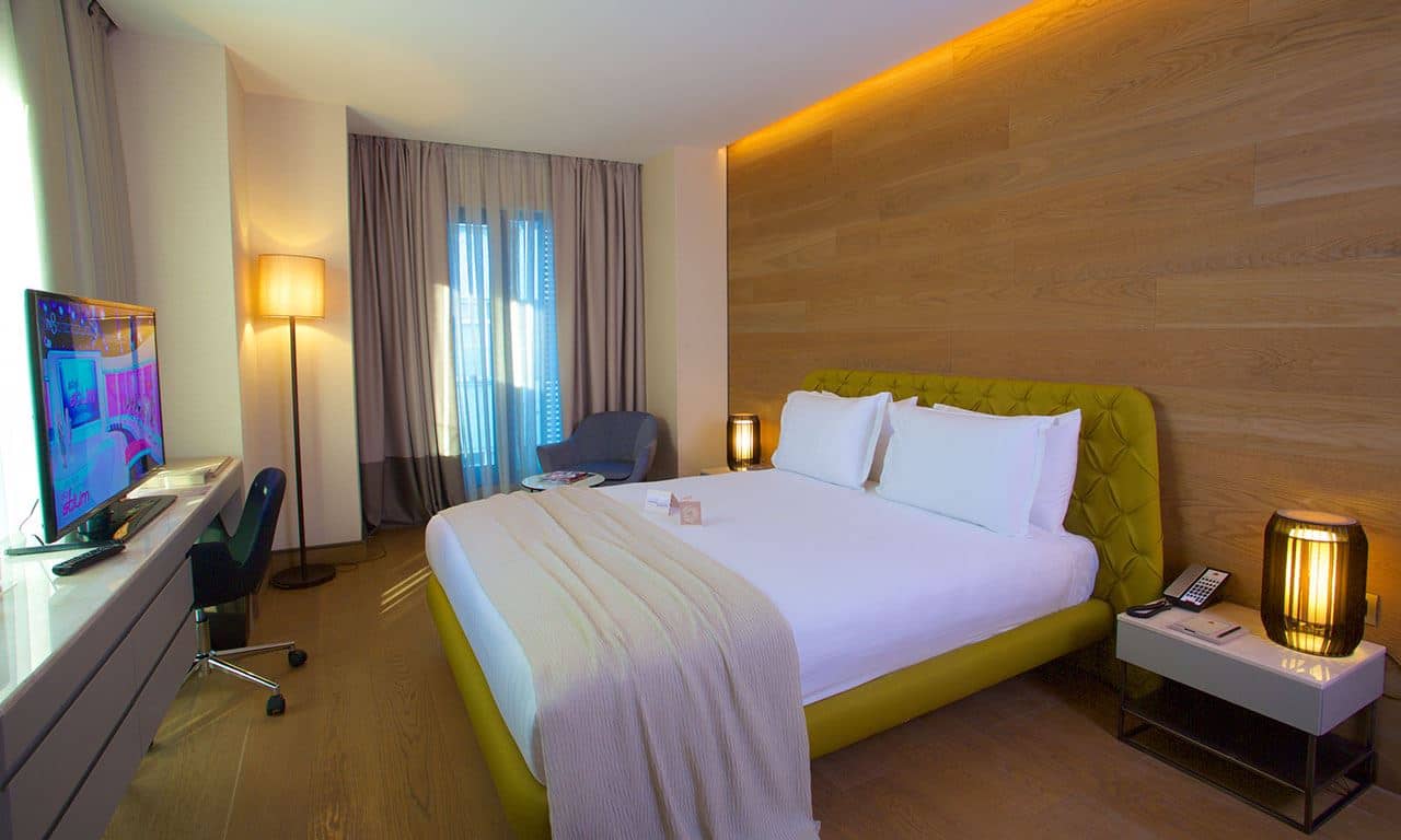 rooms-superior-room