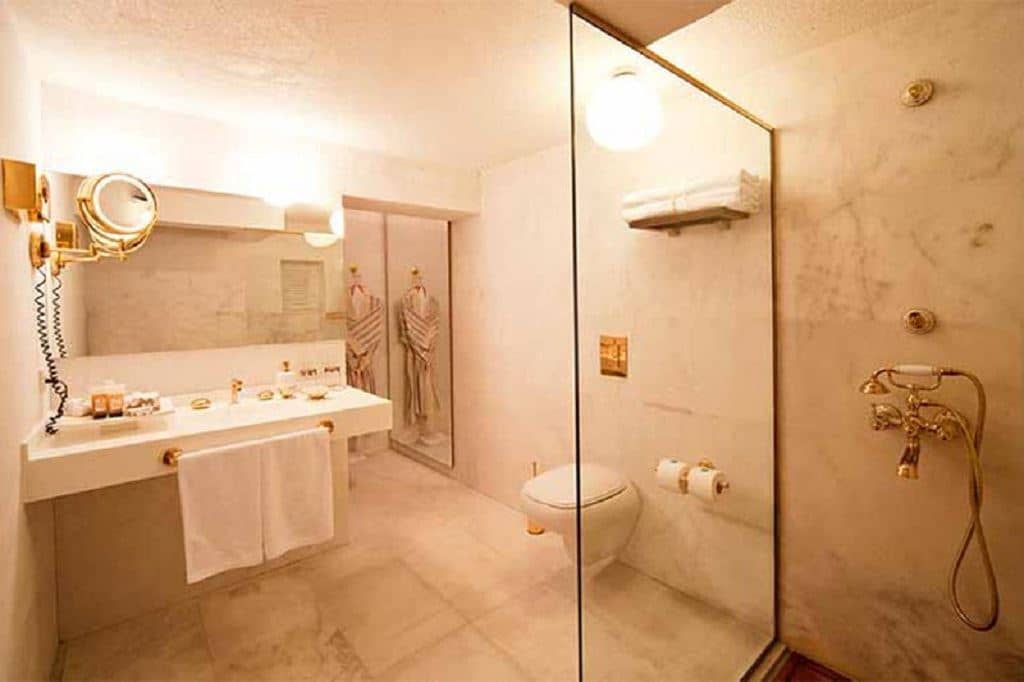 rooms-orange-room