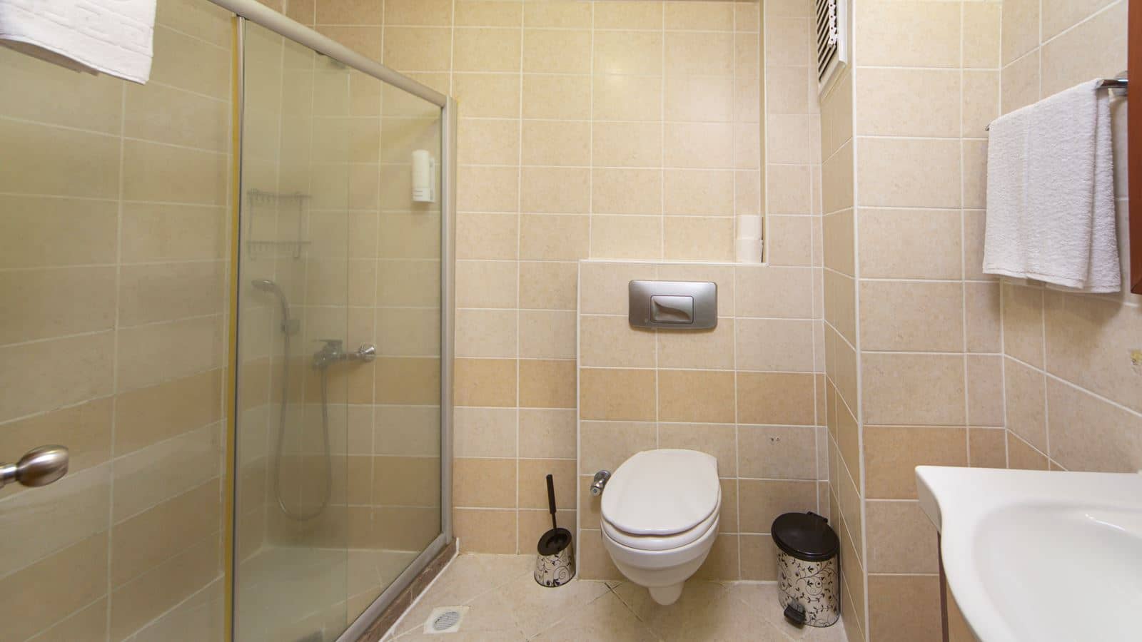 rooms-fam1-room