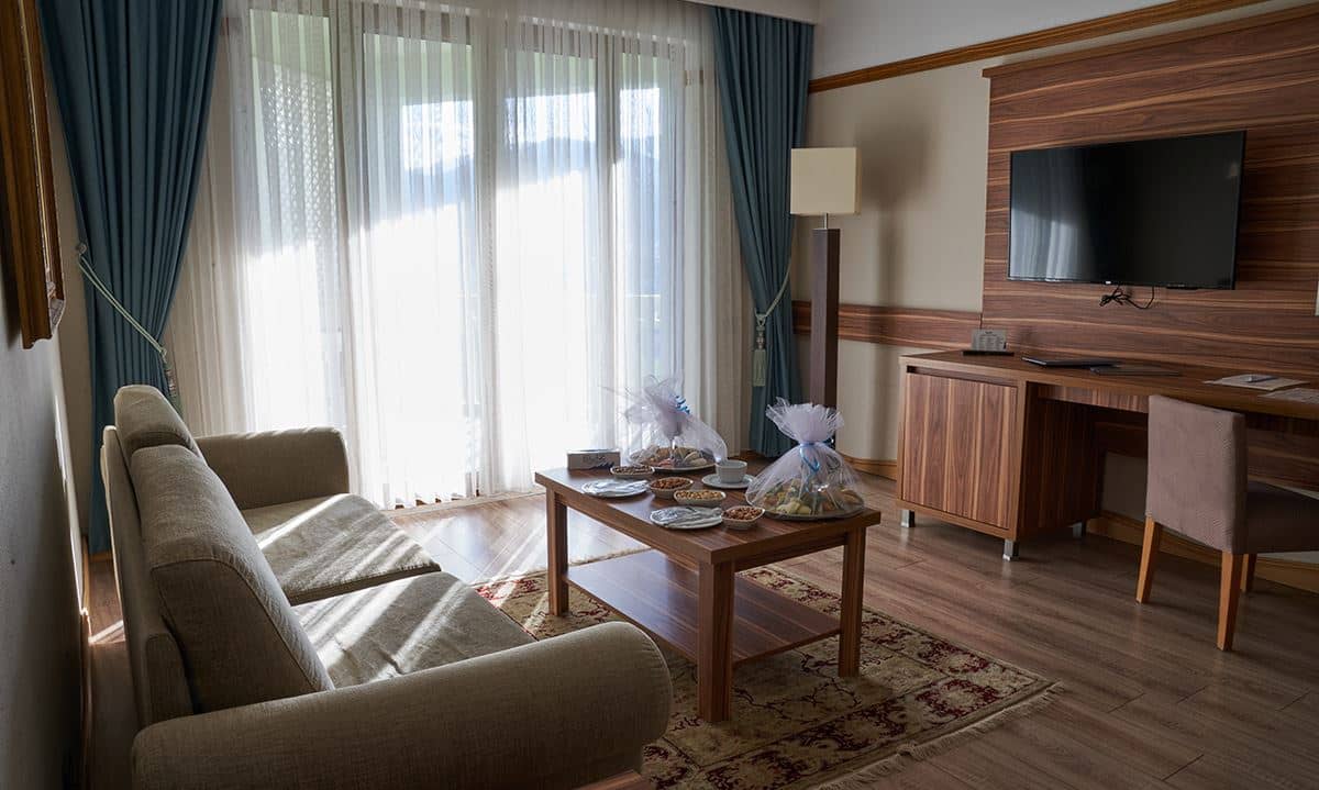 rooms-deluxe-suit