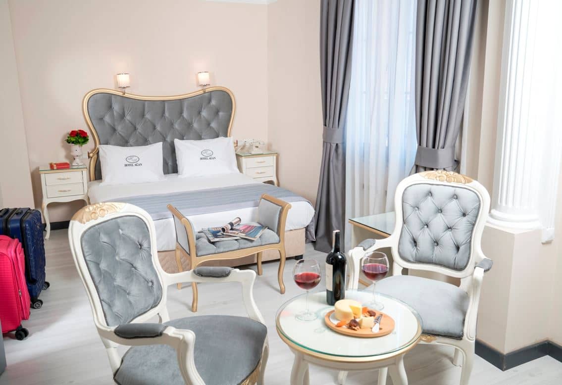 rooms-deluxe-room
