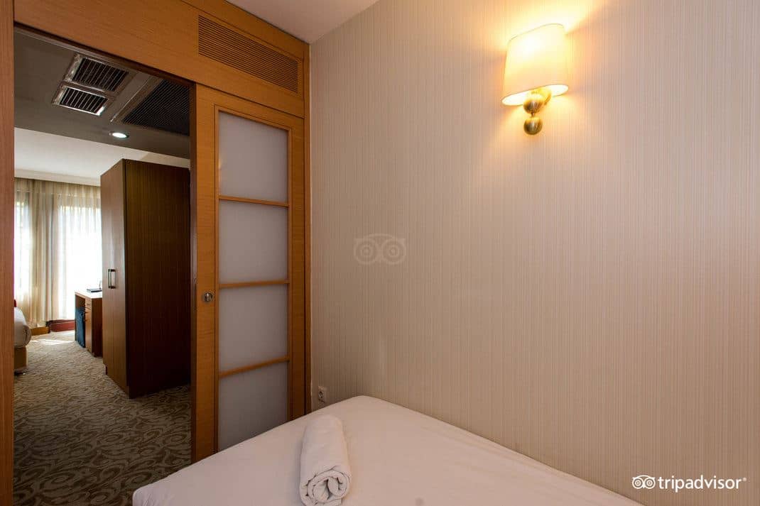 rooms-family-room-standard