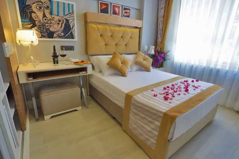 rooms-family-room-standard