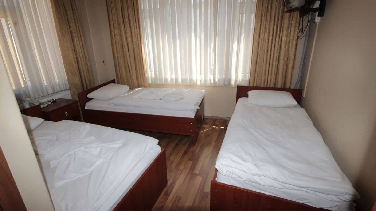 rooms-room-economy