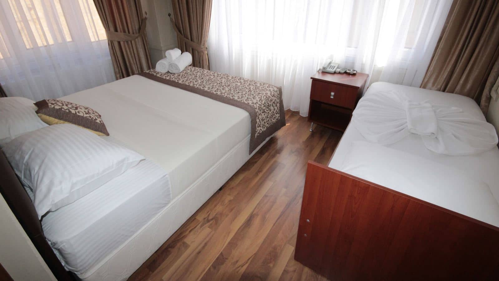 rooms-room-economy