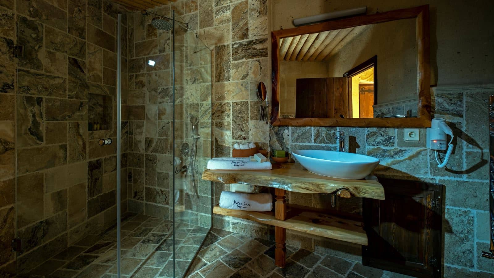 rooms-king-suite
