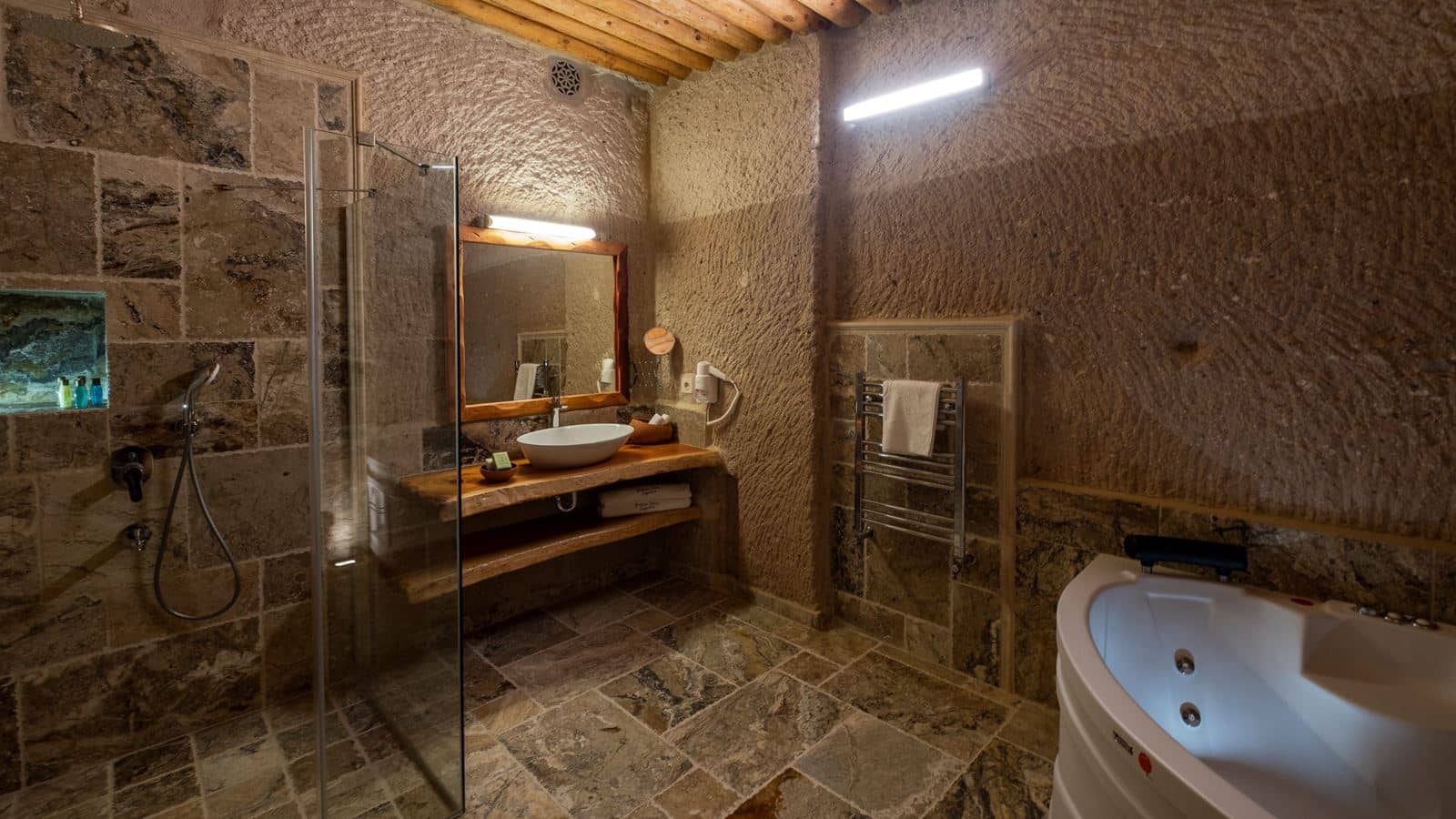 rooms-deluxe-suite