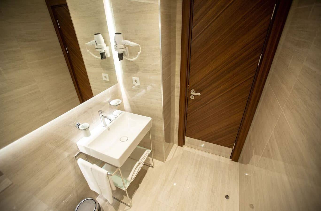rooms-standard-room