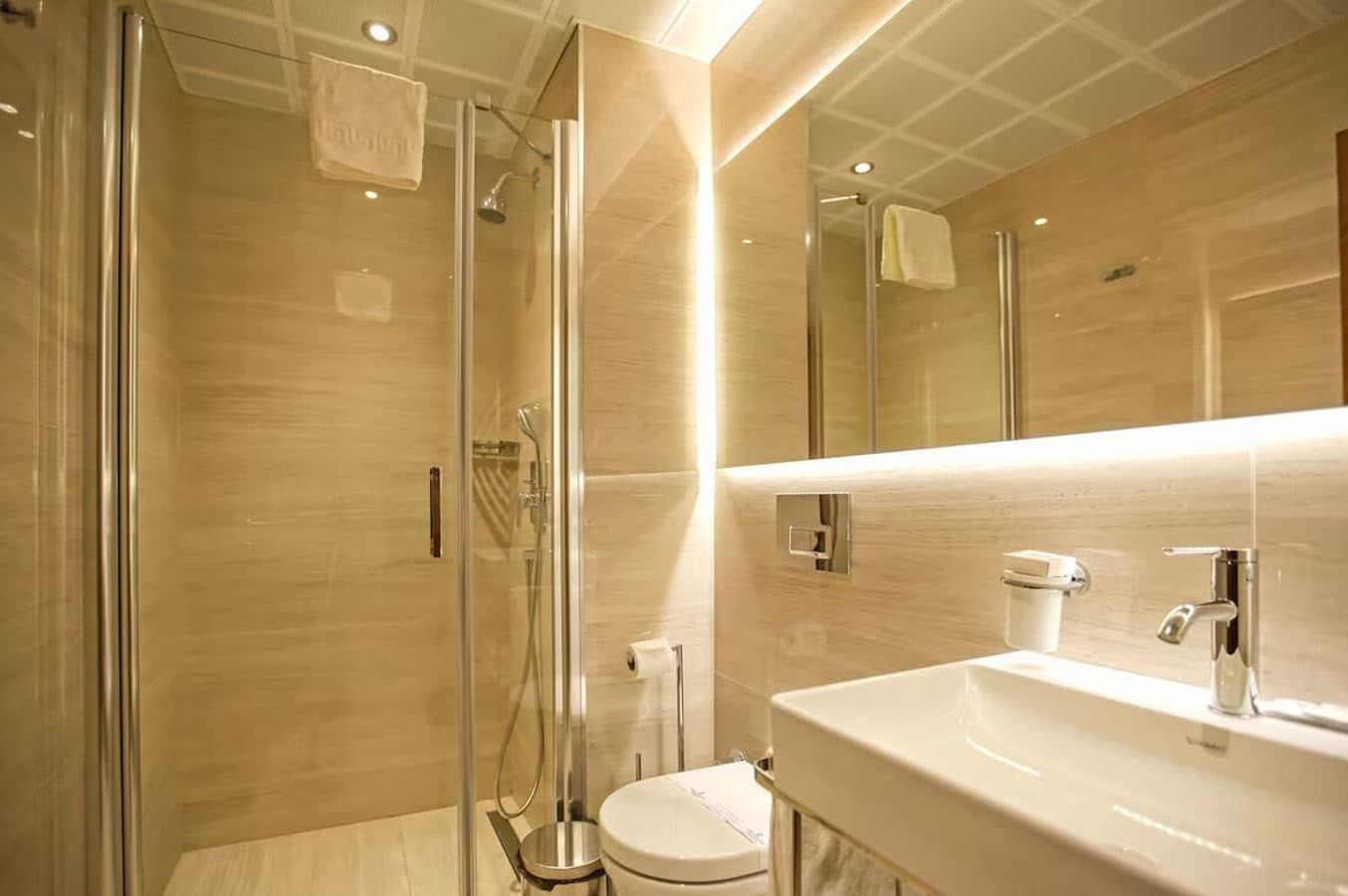 rooms-standard-room