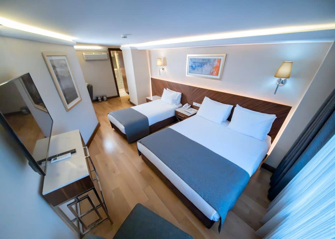 rooms-family-room