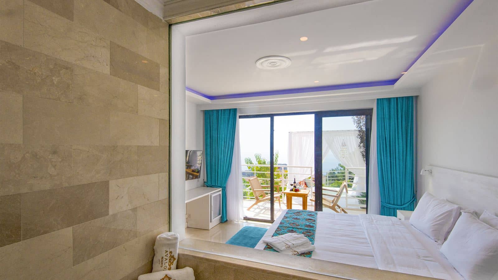 rooms-honeymoon-suite
