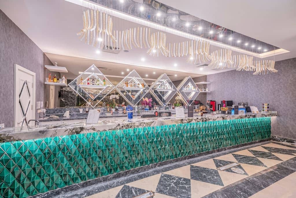 bars-looby-bar