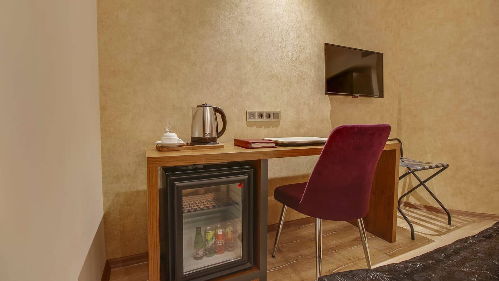 rooms-deluxe-double-room