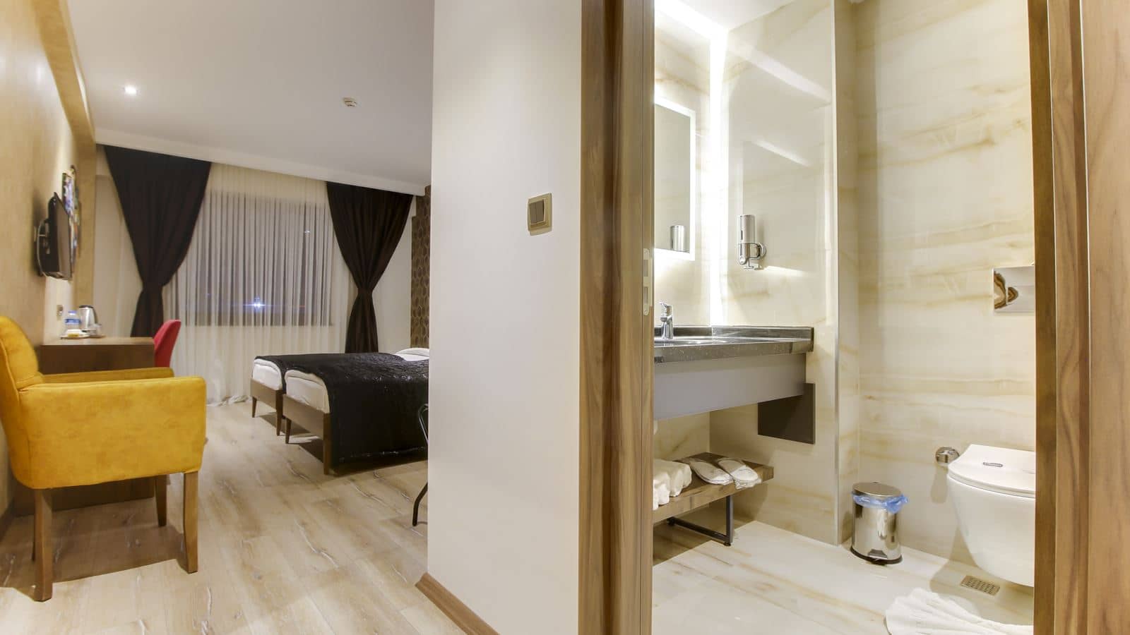 rooms-deluxe-twin-room