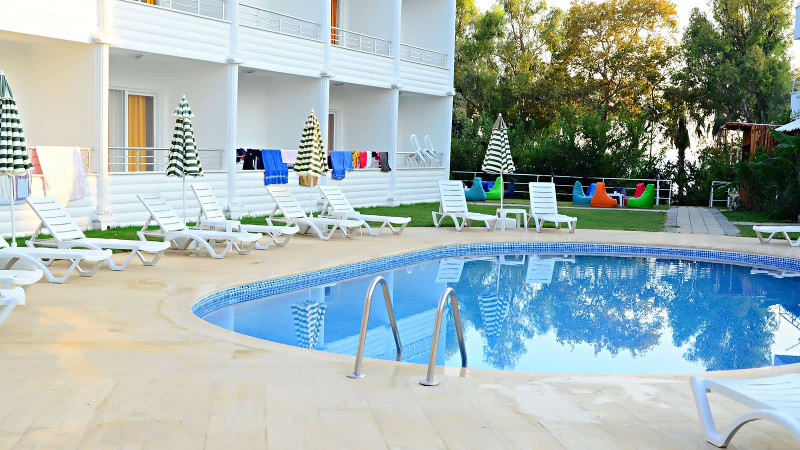 pools-outdoor-pool