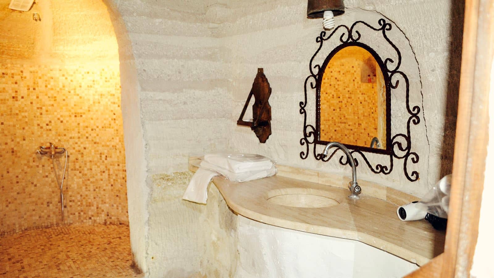 rooms-cave-room