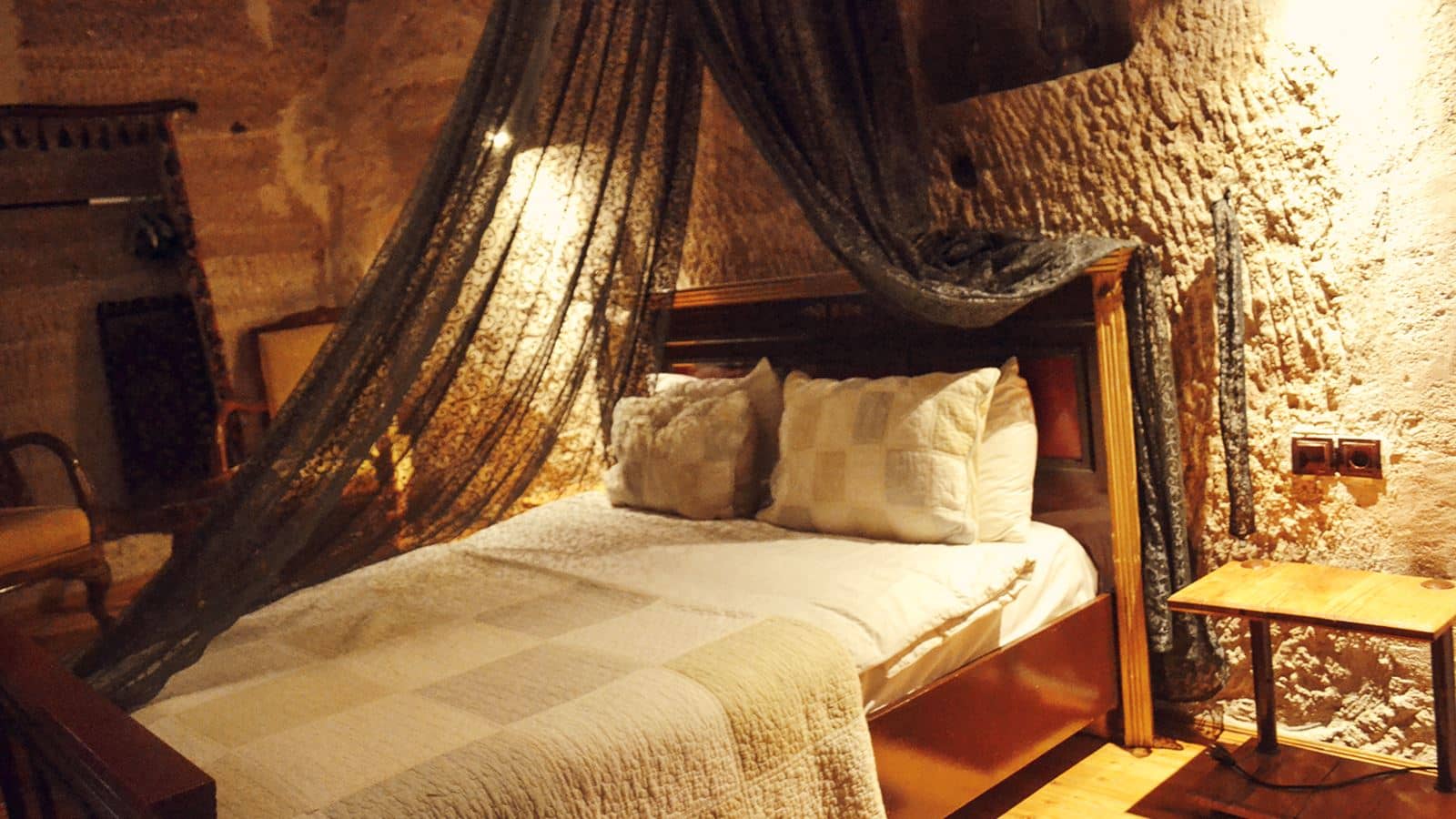 rooms-cave-room