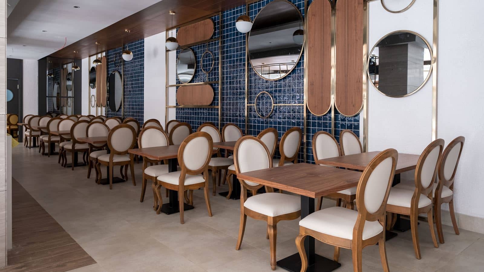 restaurants-restaurant