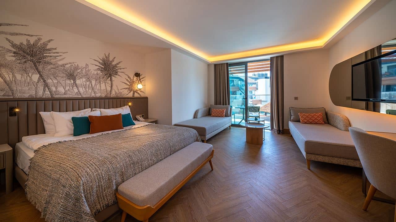 rooms-large-room-pool-direct-access