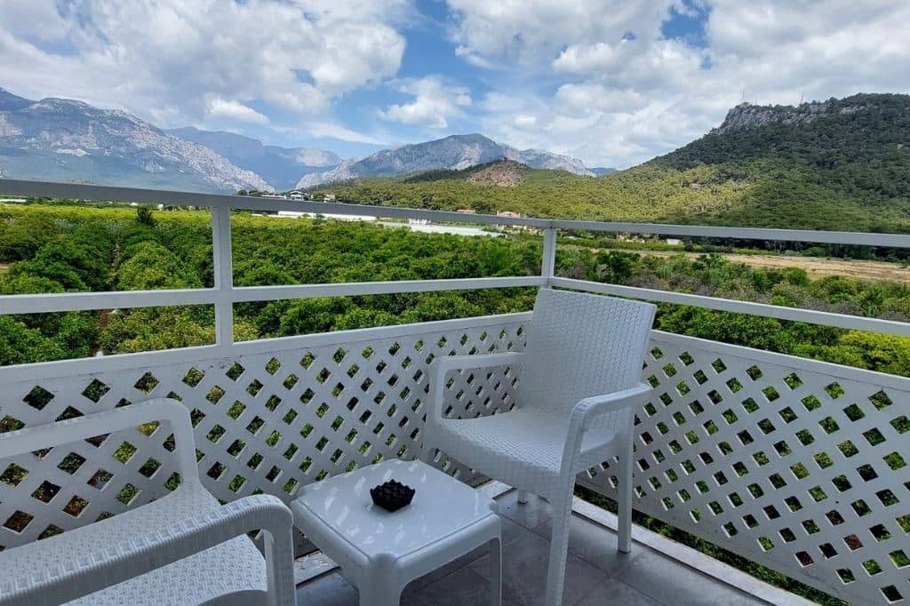 rooms-standard-room-mountain-view
