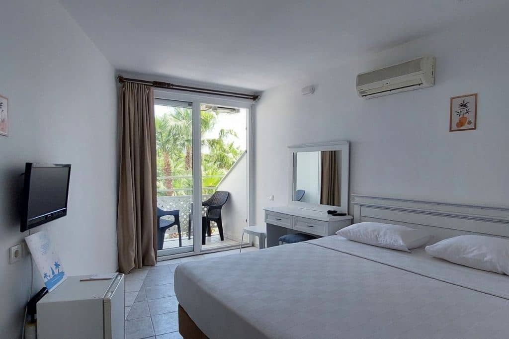 rooms-standard-room-land-view