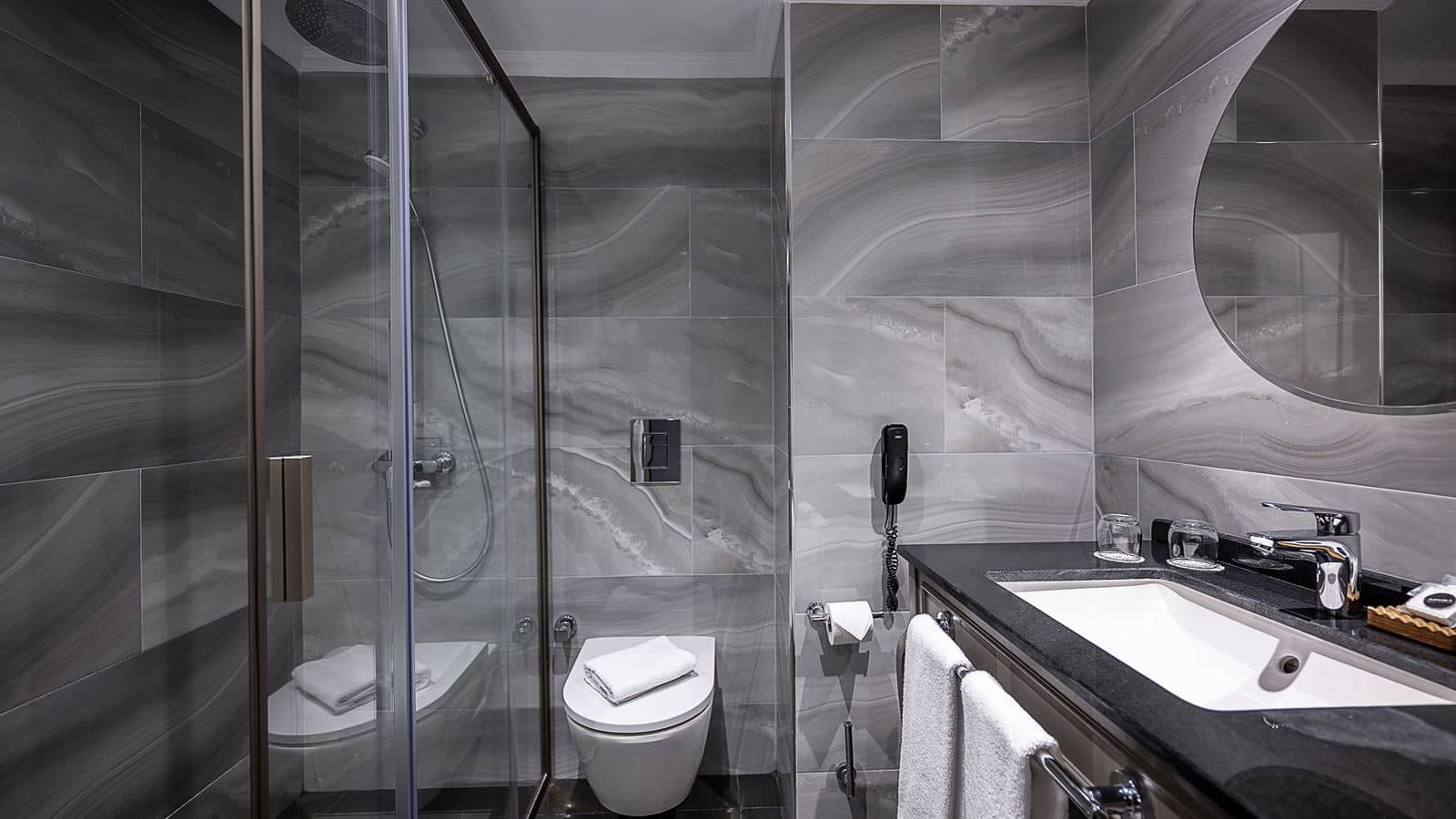 rooms-superior-room-land-view