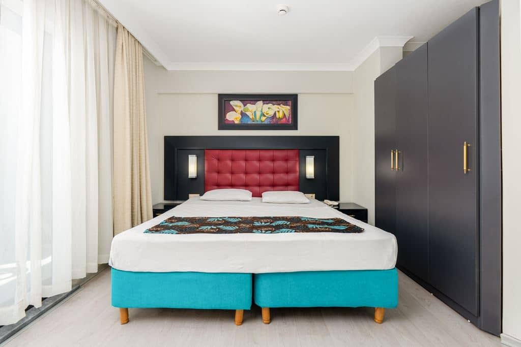 rooms-family-corner-room-connection