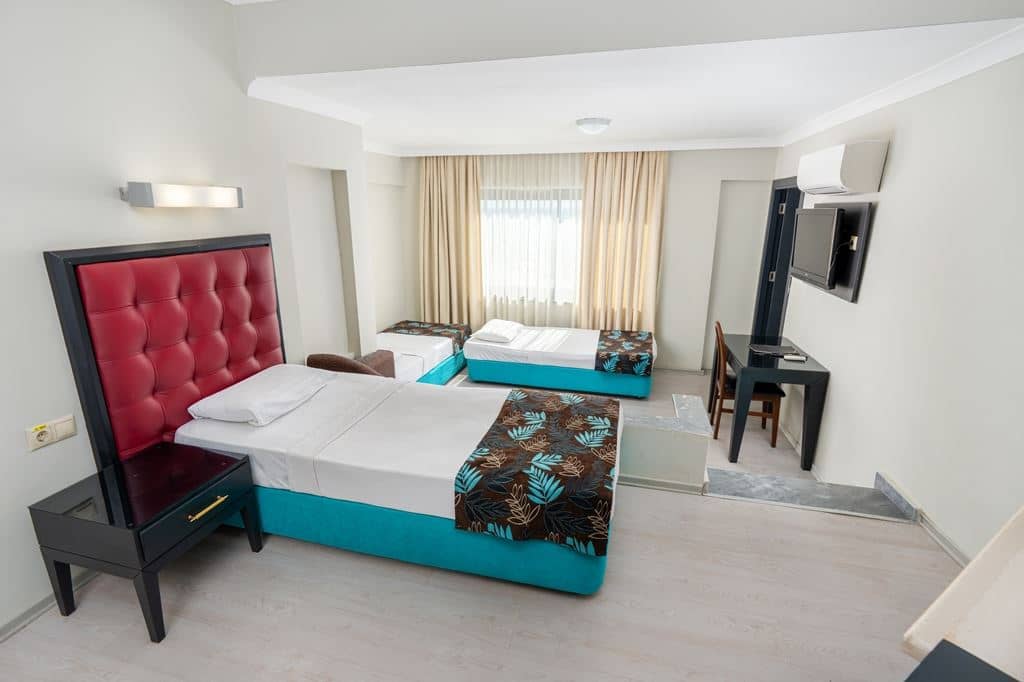 rooms-family-corner-room-connection