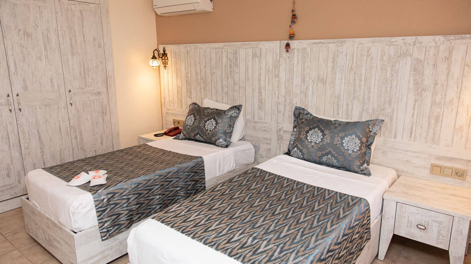 rooms-standard-room