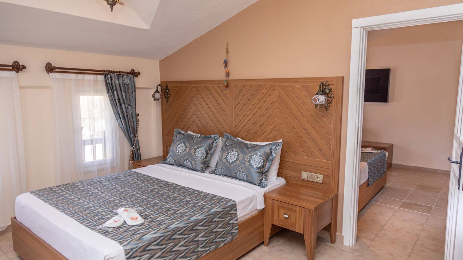 rooms-family-room